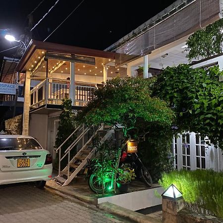 Beach Walk Hotel Unawatuna Exterior photo