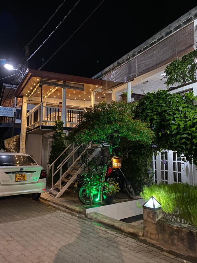 Beach Walk Hotel Unawatuna Exterior photo