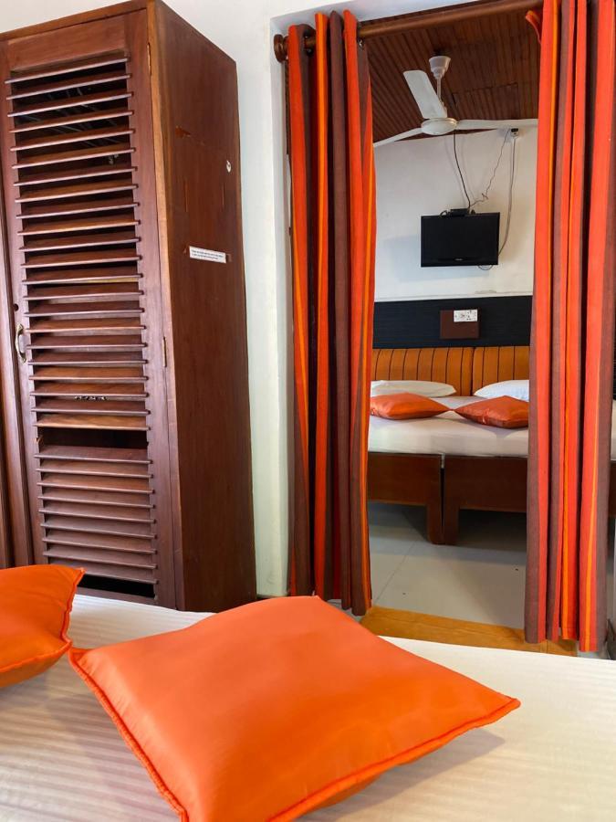 Beach Walk Hotel Unawatuna Exterior photo